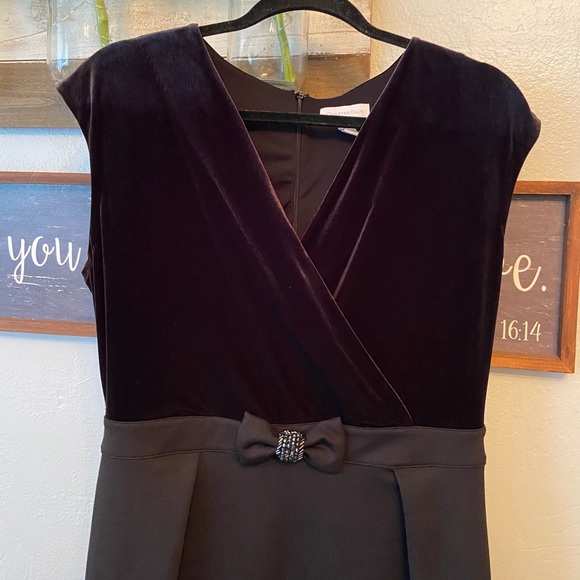 Charter Club Velvet Dress with bow - Picture 2 of 4